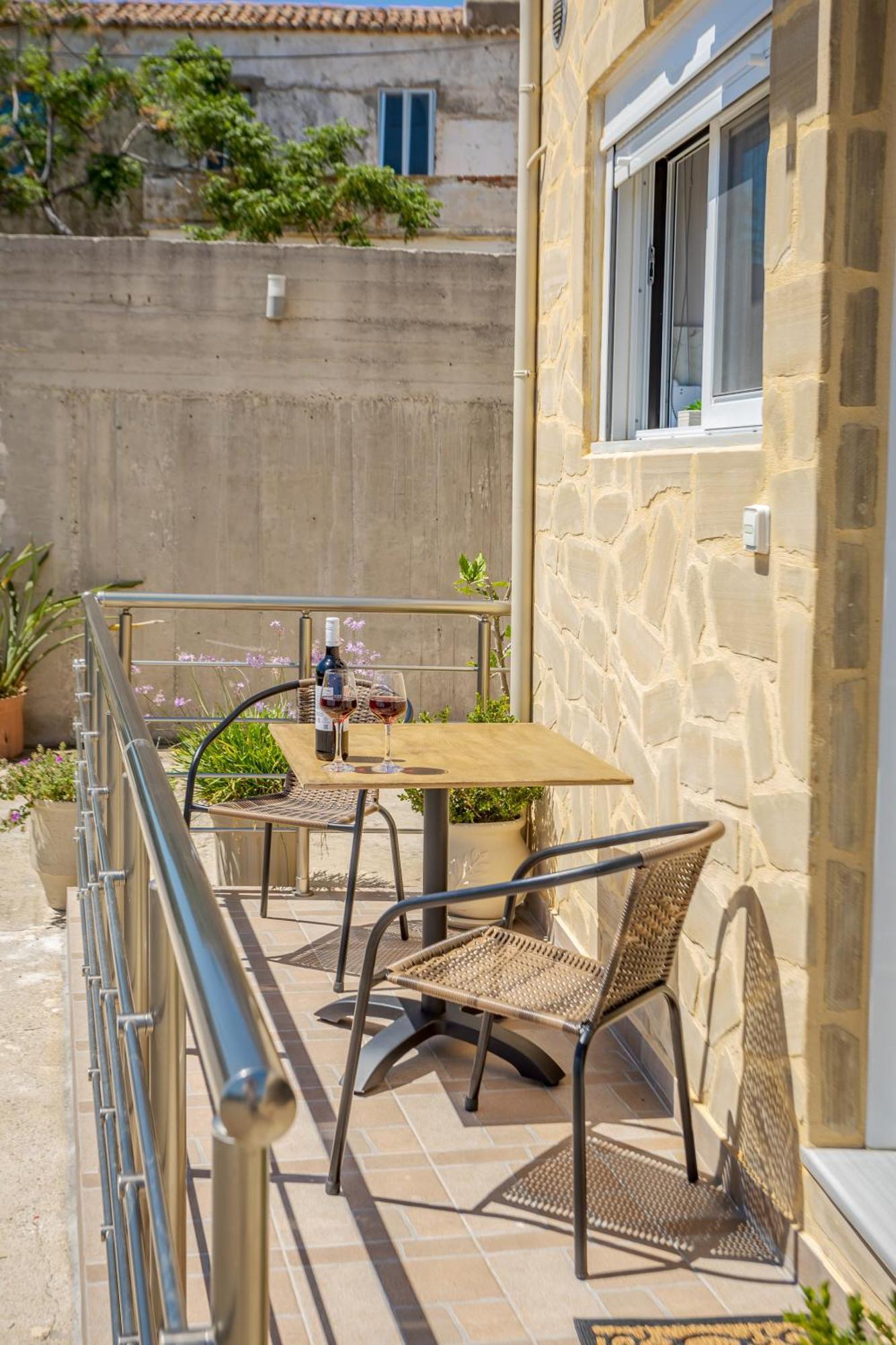 Petra'S Charming Home, 500M To Beach Chania  Ngoại thất bức ảnh